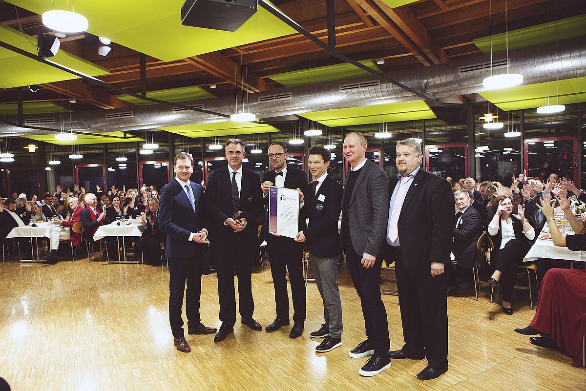Gruppenfoto Verleihung des Brückenschlagpreises